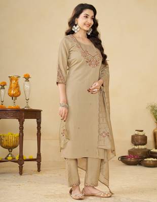 Cream embroidery thread work kurta pant dupatta for women 3