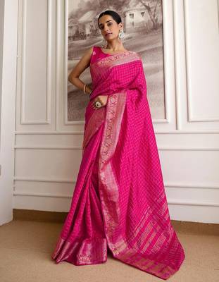 Pink checked woven design zari saree 1