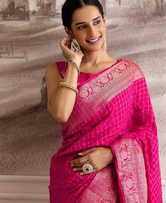 Pink checked woven design zari saree 5