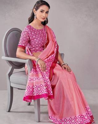 Pink geometric printed saree with blouse piece 5