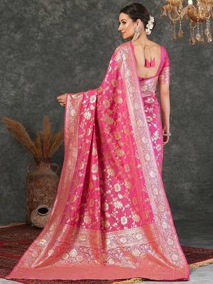 Pink women printed jacquard saree 3