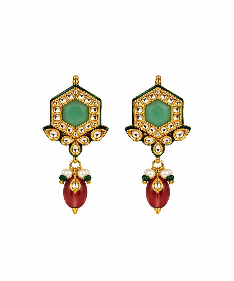 Gold plated kundan hexagon choker with drop earrings