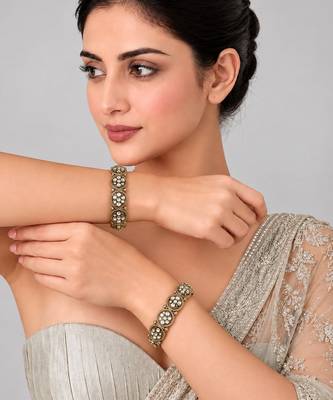 Gold plated floral cluster moissanite polki bangles 1
