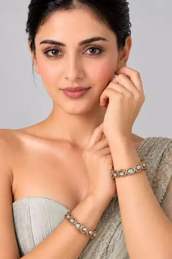 Gold plated classic moissanite polki link bangles
