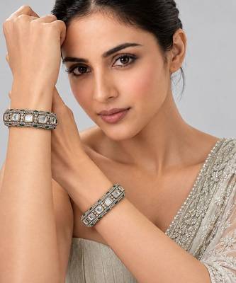Gold plated emerald green moissanite polki statement bangles 1