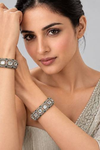 Gold plated emerald green moissanite polki statement bangles