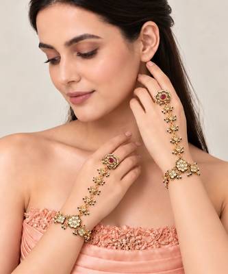 Gold plated kundan pearl chain haath phool 1