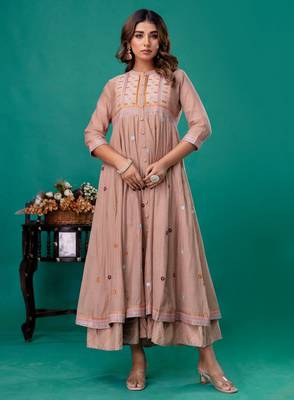 Beige embroidered mul chanderi dress set of 1 3