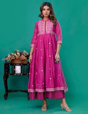 Fuschia embroidered mul chanderi dress set of 1 3