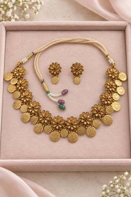 Antique gold-tone floral coin necklace set with matching earrings 1