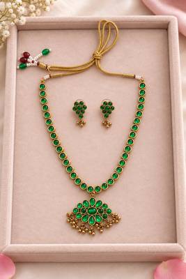 Ruby - green reversible necklace set with matching 2 pair of earrings 4