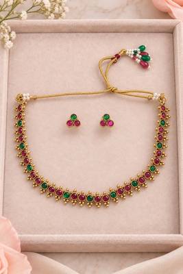 Gold-tone ruby and emerald round stone necklace set with earrings 2