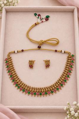 Gold-tone necklace set with ruby and emerald stones and beaded links 2