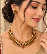 Pure brass leaf fringe necklace set with pink accent