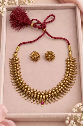 Pure brass leaf fringe necklace set with pink accent