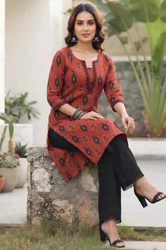 Maroon  pure cotton printed kurti for women