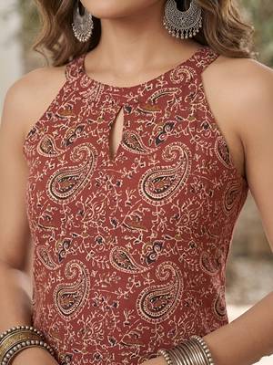 Maroon  pure cotton printed kurti for women 2