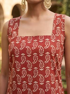 Maroon  pure cotton printed kurti for women 3