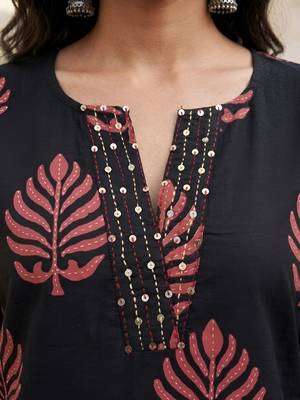 Black  pure cotton printed kurti for women 3
