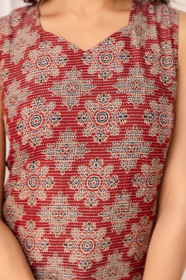 Maroon  pure cotton printed kurti for women