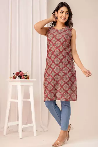 Maroon  pure cotton printed kurti for women