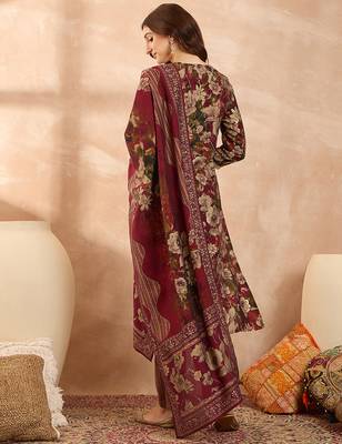 Women’s maroon silk blend floral embroidered kurta with trouser & dupatta 4