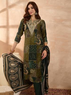 Women’s green silk blend paisley embroidered kurta with trouser & dupatta  2