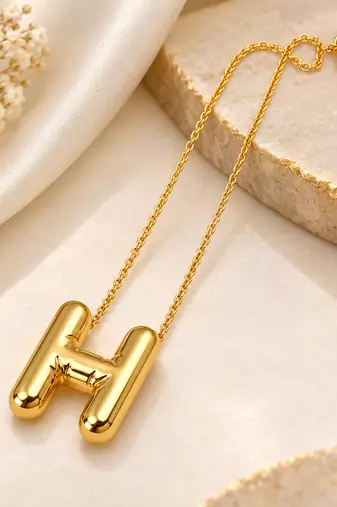 Anti-Tarnish Luxe Golden H Alphabet Pendant Necklace – Stylish Minimalist Statement Jewellery for Everyday Elegance