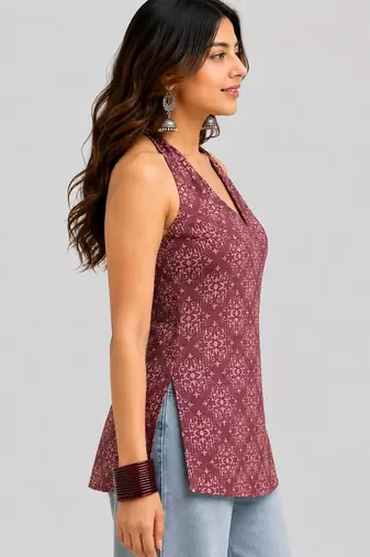 Maroon cotton blend printed short kurtis
