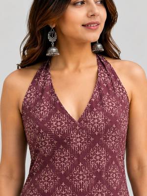 Maroon cotton blend printed short kurtis 4