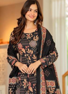 Black blended cotton printed kurta sets 3