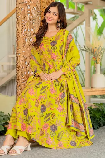 Yellow blended cotton printed kurta sets
