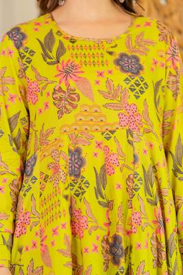 Yellow blended cotton printed kurta sets 2