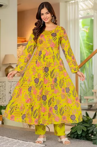Yellow blended cotton printed kurta sets