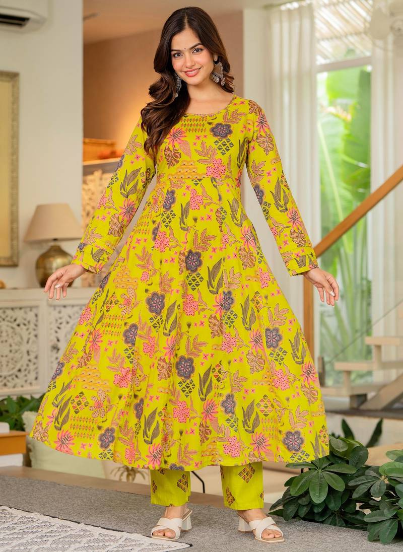 Yellow blended cotton printed kurta sets