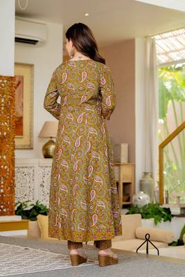 Mustard blended cotton printed kurta sets 3