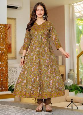Mustard blended cotton printed kurta sets 4