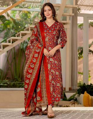 Red blended cotton printed kurta sets 1