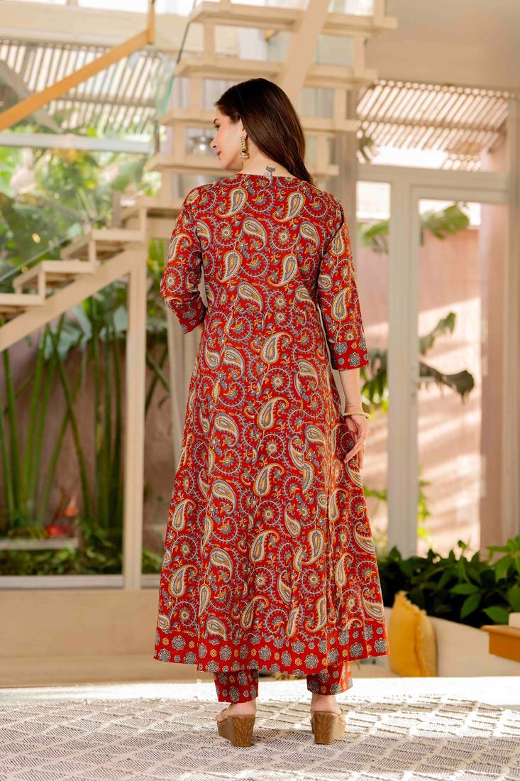 Red blended cotton printed kurta sets