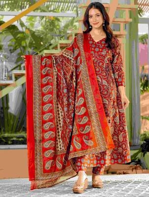 Red blended cotton printed kurta sets 4