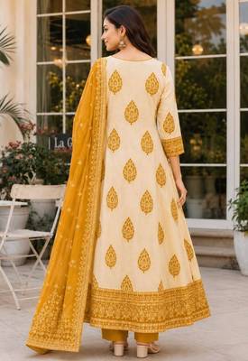 Mustard blended cotton printed kurta sets 3