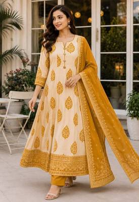Mustard blended cotton printed kurta sets 4