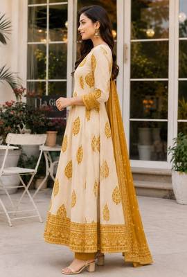 Mustard blended cotton printed kurta sets 5