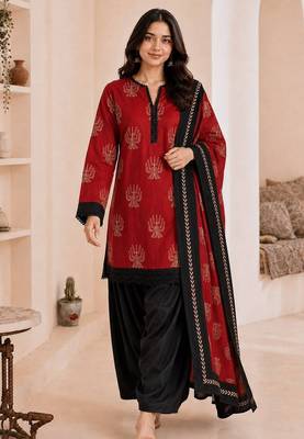 Red blended cotton printed kurta sets 1