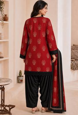 Red blended cotton printed kurta sets 3