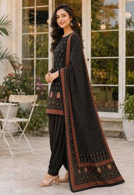 Black blended cotton printed kurta sets 2