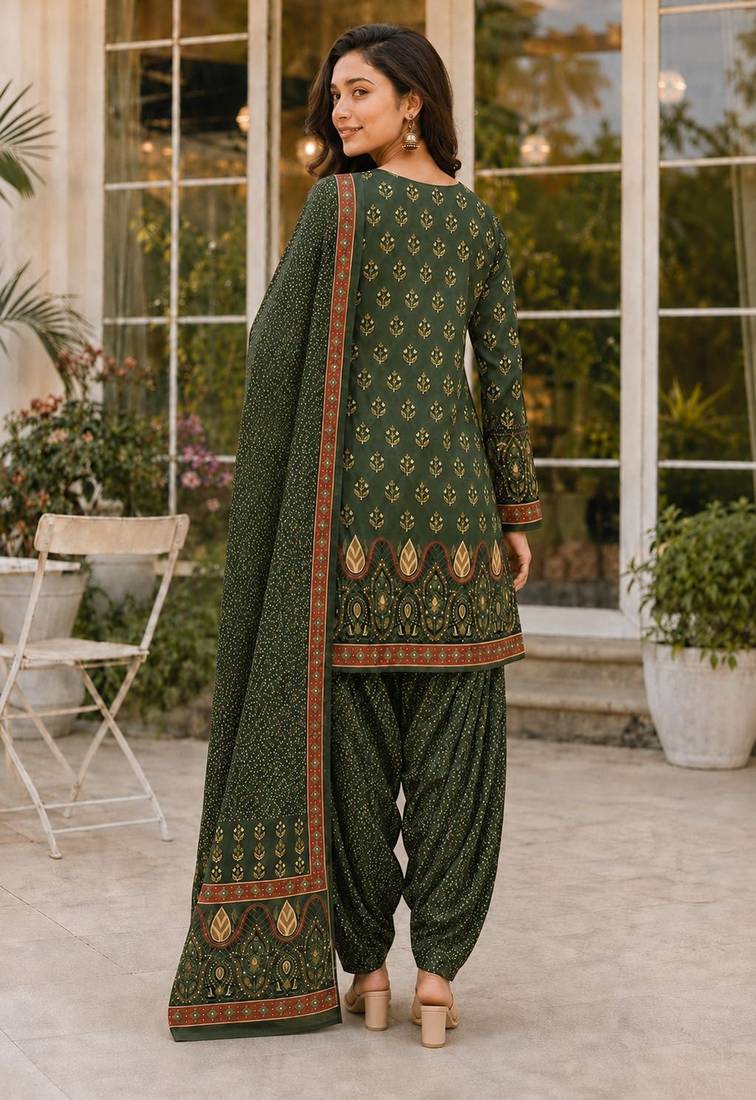 Green blended cotton printed kurta sets