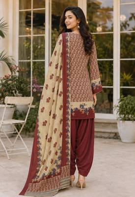 Red blended cotton printed kurta sets 3