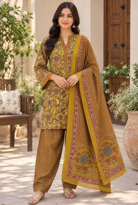 Mustard blended cotton printed kurta sets 1