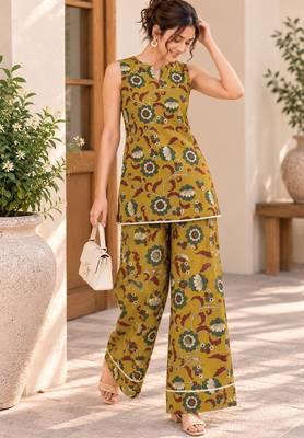 Mustard blended cotton printed kurta sets 2